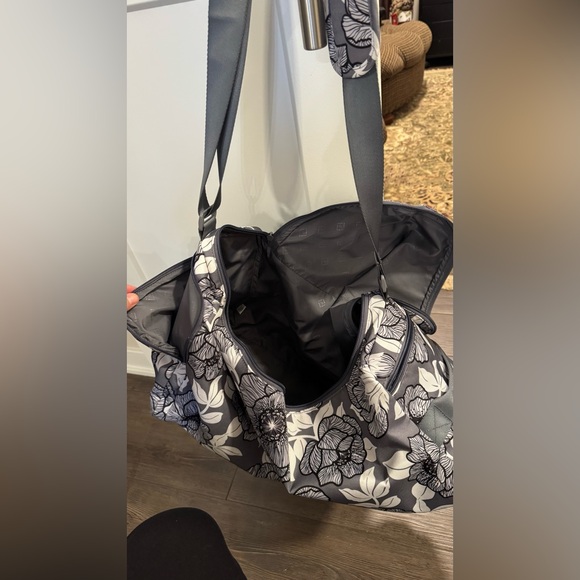 Very Bradley Active Duffel/Gym Bag - Picture 5 of 5